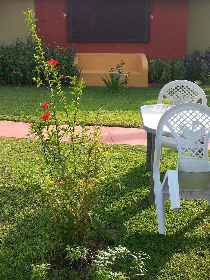Golden Lilies Hotel Kokrobite Exterior photo
